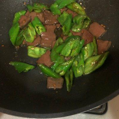 血豆腐的家常菜詳細做法(血豆腐菜譜)